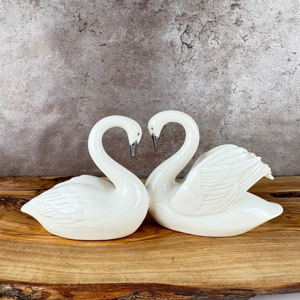 Lenox Forever Yours Swans 6090070 Wedding Promises Cake Topper 1999 w/ Box - Picture 4 of 9